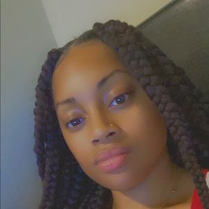 Meet your Posher, Khadijah